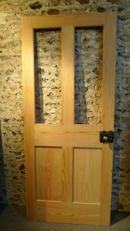 Shaker cottage or london plain style half glaze pine door